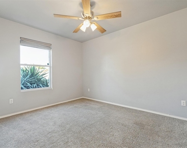 409 Bonnie Court - Photo Thumbnail 13
