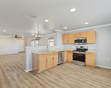 409 Bonnie Court - Photo Thumbnail 6