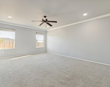 409 Bonnie Court - Photo Thumbnail 10