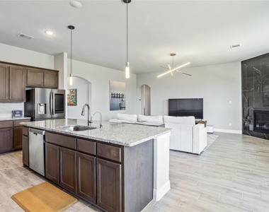 15086 Brazoria Drive - Photo Thumbnail 10