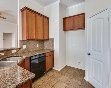 347 Creekside Way - Photo Thumbnail 12