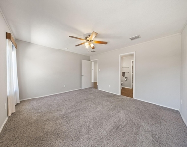1110 Antoinette Drive - Photo Thumbnail 14