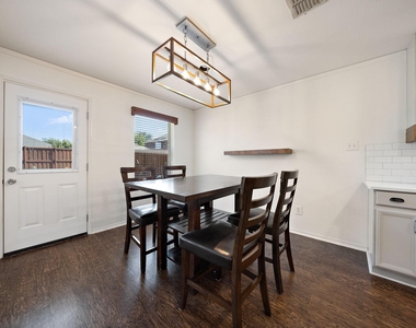 1110 Antoinette Drive - Photo Thumbnail 9
