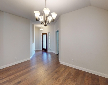 2805 Bird Creek Court - Photo Thumbnail 5