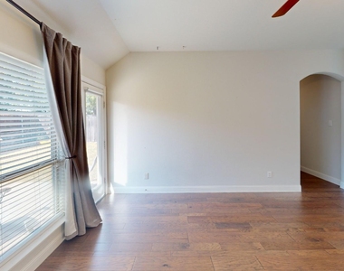 2805 Bird Creek Court - Photo Thumbnail 4