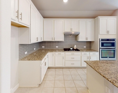 2805 Bird Creek Court - Photo Thumbnail 10