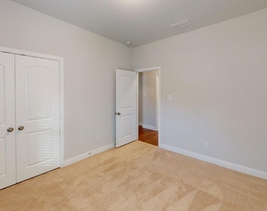 2805 Bird Creek Court - Photo Thumbnail 15