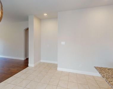 2805 Bird Creek Court - Photo Thumbnail 7