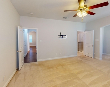2805 Bird Creek Court - Photo Thumbnail 11