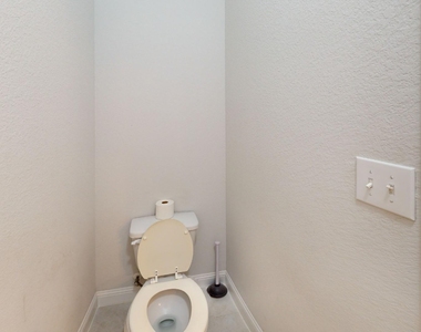2805 Bird Creek Court - Photo Thumbnail 20