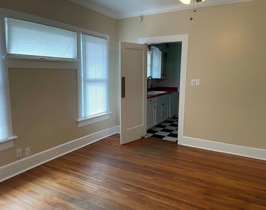 2257 College Avenue - Photo Thumbnail 4