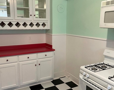2257 College Avenue - Photo Thumbnail 20