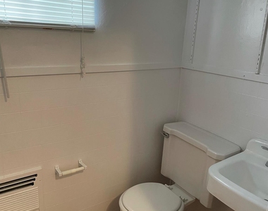 2257 College Avenue - Photo Thumbnail 15