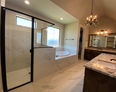 592 Lydia Lane - Photo Thumbnail 19