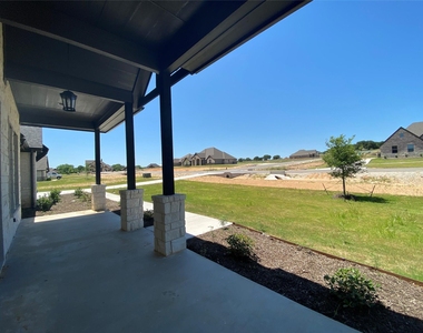 592 Lydia Lane - Photo Thumbnail 3