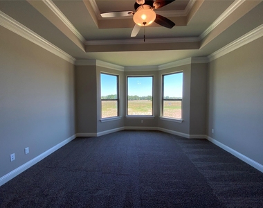 592 Lydia Lane - Photo Thumbnail 15