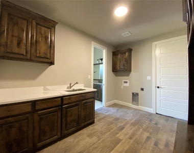 592 Lydia Lane - Photo Thumbnail 20