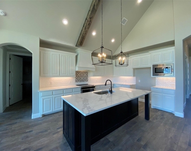 592 Lydia Lane - Photo Thumbnail 7
