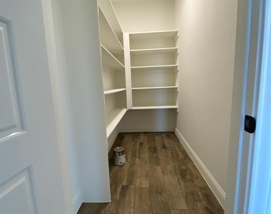 592 Lydia Lane - Photo Thumbnail 17