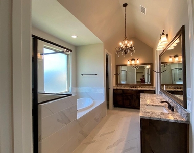 592 Lydia Lane - Photo Thumbnail 12
