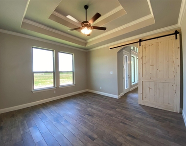 592 Lydia Lane - Photo Thumbnail 10