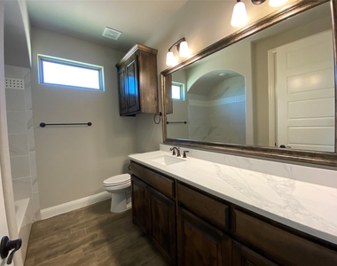 592 Lydia Lane - Photo Thumbnail 24