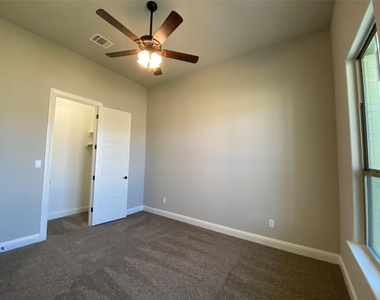 592 Lydia Lane - Photo Thumbnail 26