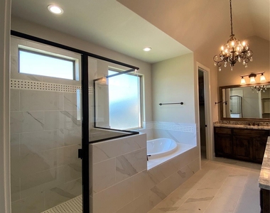 592 Lydia Lane - Photo Thumbnail 18