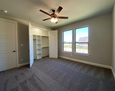 592 Lydia Lane - Photo Thumbnail 22