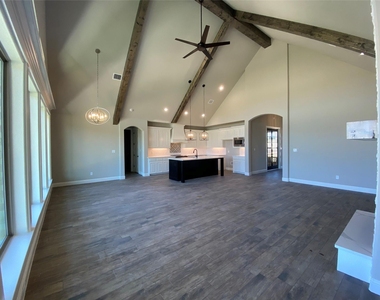 592 Lydia Lane - Photo Thumbnail 5