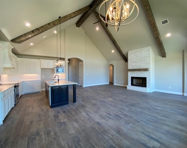 592 Lydia Lane - Photo Thumbnail 6