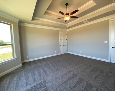 592 Lydia Lane - Photo Thumbnail 11