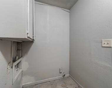 308 Catalina - Photo Thumbnail 14
