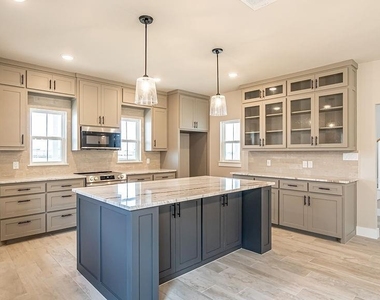 2204 Salina Circle - Photo Thumbnail 6