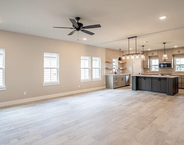 2204 Salina Circle - Photo Thumbnail 5