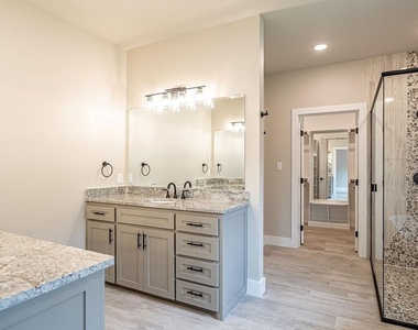 2204 Salina Circle - Photo Thumbnail 19