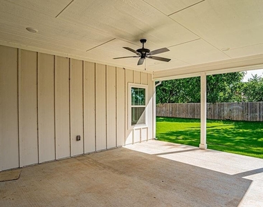2204 Salina Circle - Photo Thumbnail 33