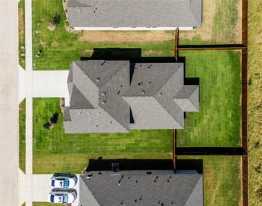 2109 Maple Ridge Drive - Photo Thumbnail 30