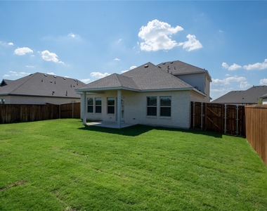 2109 Maple Ridge Drive - Photo Thumbnail 27