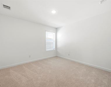 2109 Maple Ridge Drive - Photo Thumbnail 22