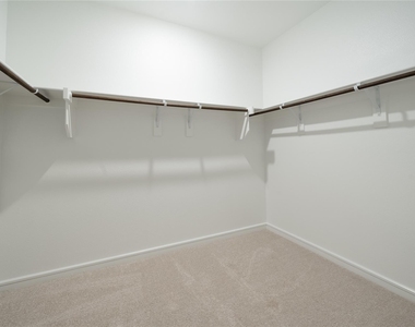 2109 Maple Ridge Drive - Photo Thumbnail 19