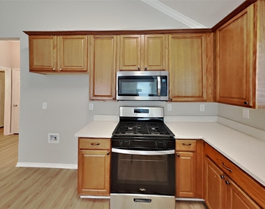 4836 Park Brook Drive - Photo Thumbnail 7