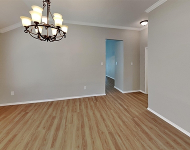 4836 Park Brook Drive - Photo Thumbnail 5