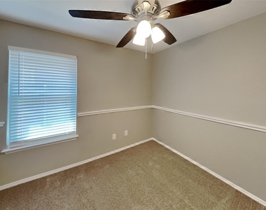4836 Park Brook Drive - Photo Thumbnail 16
