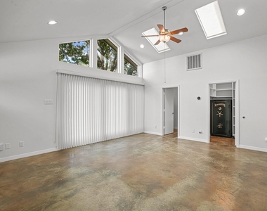 4452 Hockaday Drive - Photo Thumbnail 31