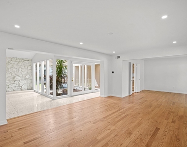 4452 Hockaday Drive - Photo Thumbnail 7