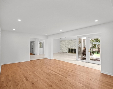 4452 Hockaday Drive - Photo Thumbnail 6