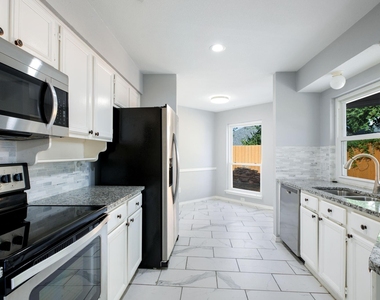 128 Overbrook Drive - Photo Thumbnail 11