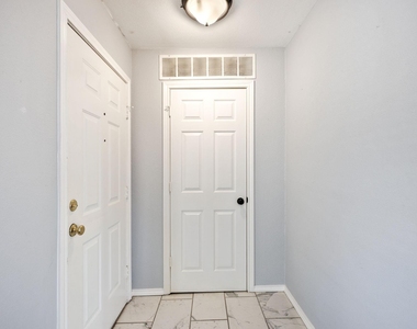 128 Overbrook Drive - Photo Thumbnail 2