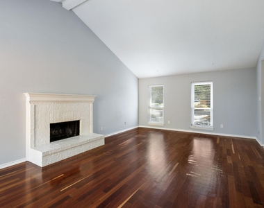128 Overbrook Drive - Photo Thumbnail 6